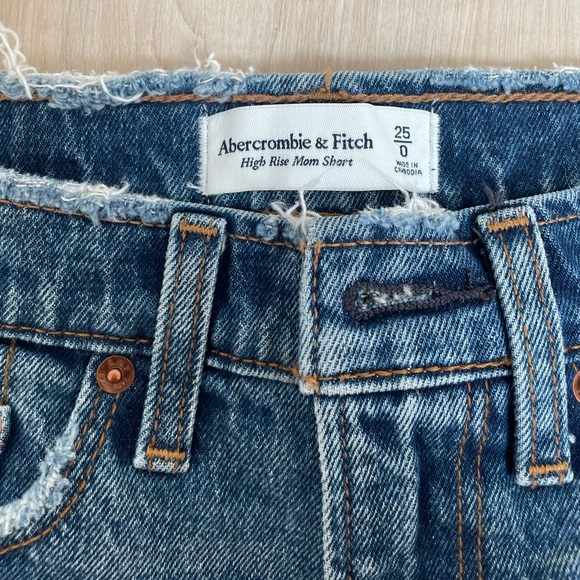 Abercrombie and Fitch highrise mom denim shorts - Picture 2 of 4